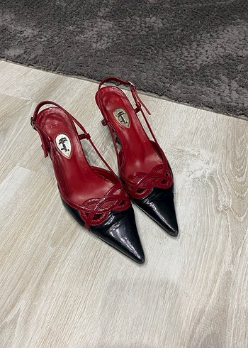 Kırmızı Siyah Stiletto