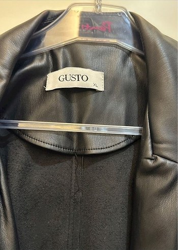 Gusto Siyah Deri Uzun Kemerli Kadın Trençkot