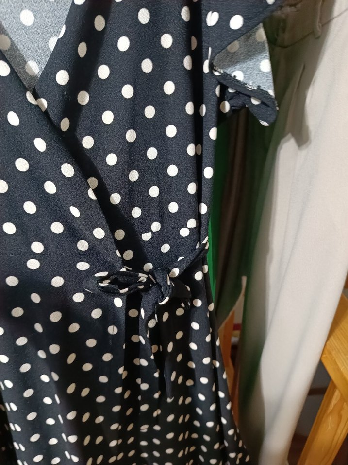 Siyah Puantiyeli V Yaka Uzun Elbise - Görsel 3