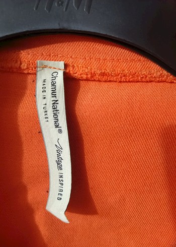 Turuncu Düğmeli Kısa Kadın Ceket - Görsel 2