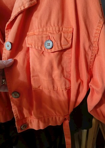 Turuncu Düğmeli Kısa Kadın Ceket - Görsel 4