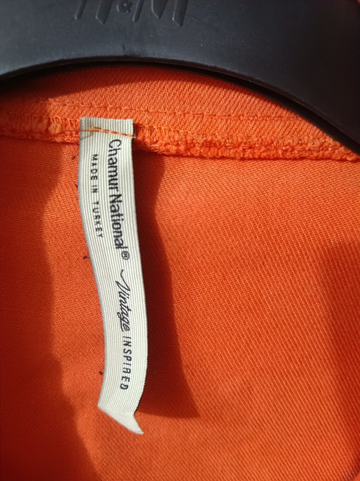 Turuncu Düğmeli Kısa Kadın Ceket - Görsel 2