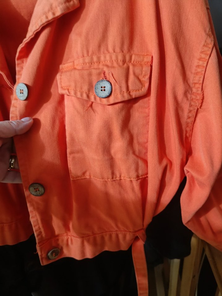 Turuncu Düğmeli Kısa Kadın Ceket - Görsel 4