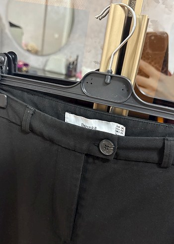 Bershka Düğmeli Siyah Kumaş Kadın Pantolon - Görsel 2