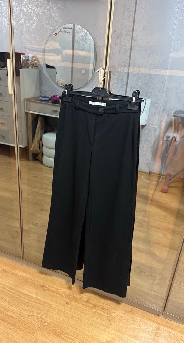 Bershka Düğmeli Siyah Kumaş Kadın Pantolon - Görsel 3