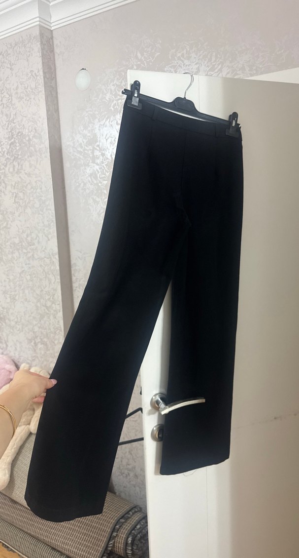 Bershka Düğmeli Siyah Kumaş Kadın Pantolon - Görsel 4