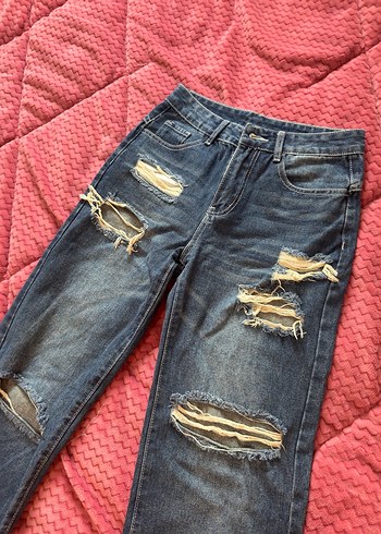 Mavi Mini Kot Pantolon - Queen Baskılı, Düğmeli - Görsel 4