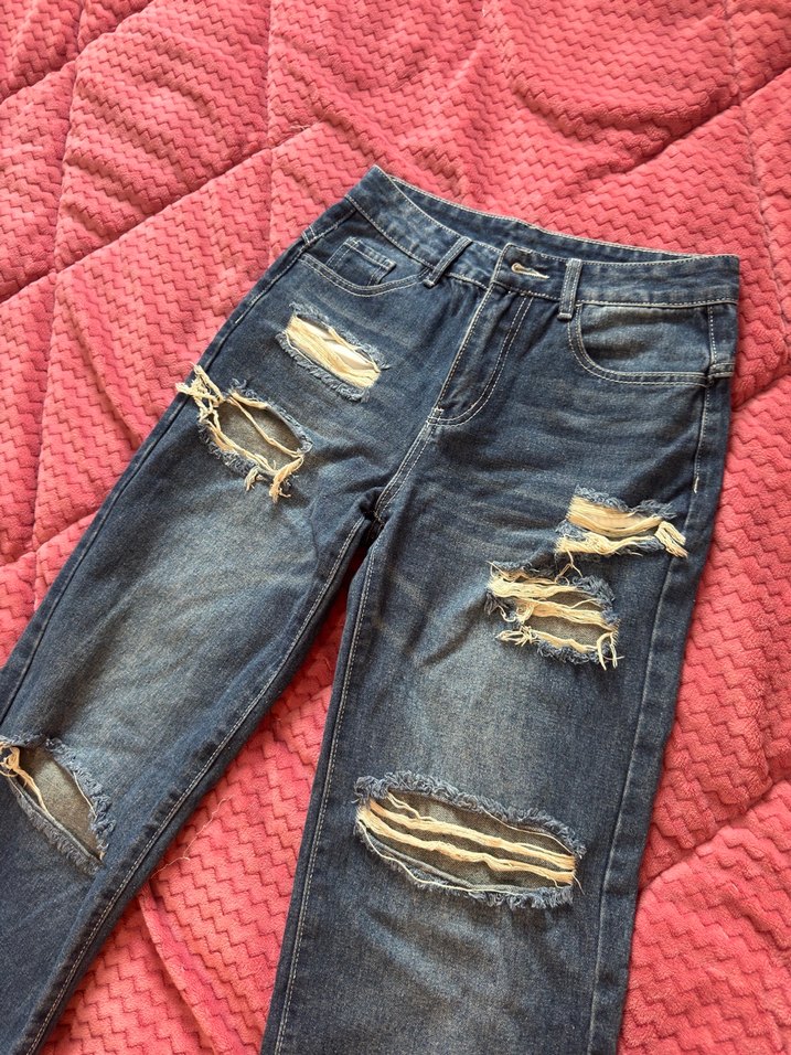 Mavi Mini Kot Pantolon - Queen Baskılı, Düğmeli - Görsel 4