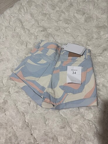 34 Beden Bershka şort