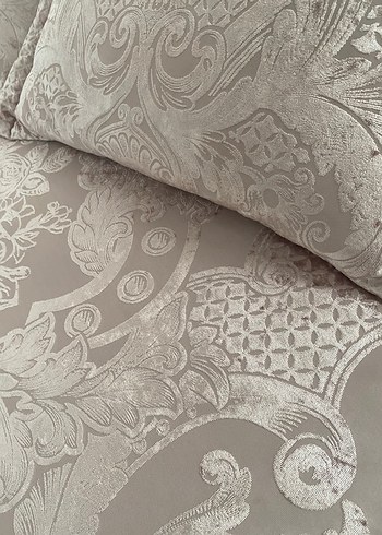 Nakışlı Bej Yatak Örtüsü - Görsel 2