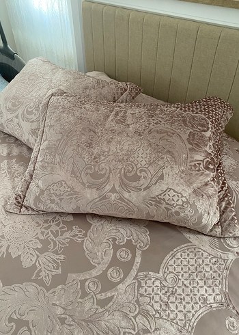 Nakışlı Bej Yatak Örtüsü - Görsel 3