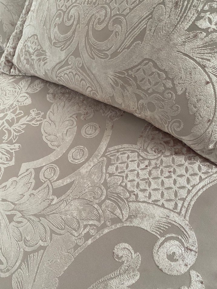 Nakışlı Bej Yatak Örtüsü - Görsel 2