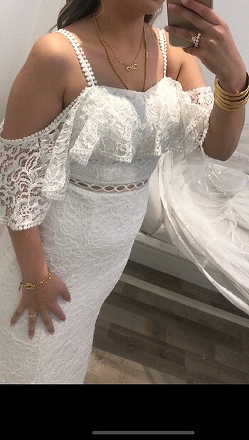 Beyaz Nikah ve dış çekim elbisesi