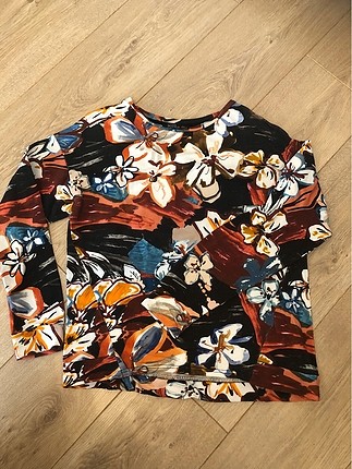 Berahka çiçek desenli sweatshirt