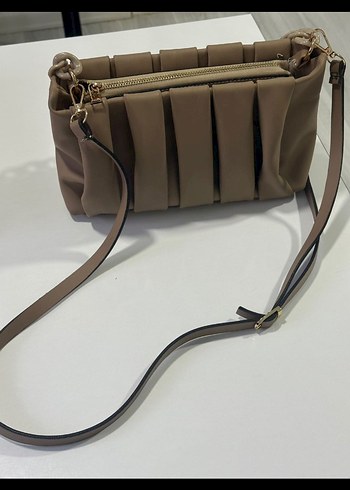 Beden camel Renk Bej Zincir Detaylı Kadın Çanta