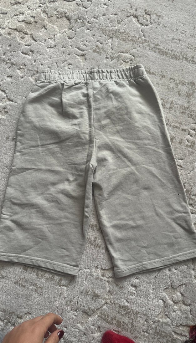 Gri Erkek Çocuk Penye Bol Kesim Şort - Görsel 2