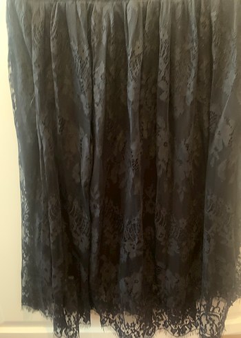 Stradivarius Dantel Detaylı Siyah Uzun Kadın Etek - Görsel 3