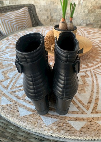 Kemal tanca Siyah Deri Dolgu Topuklu Tokalı Kadın Bot - Görsel 2