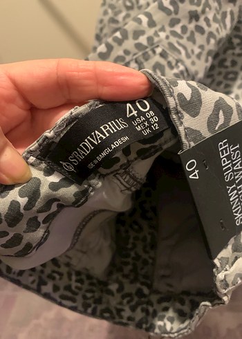 Gri Yılan Desenli Rahat Kesim Kadın Pantolon - Görsel 6