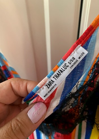 l Beden çeşitli Renk ZaraÇok Renkli Dantel Detaylı İnce Askılı Bluz
