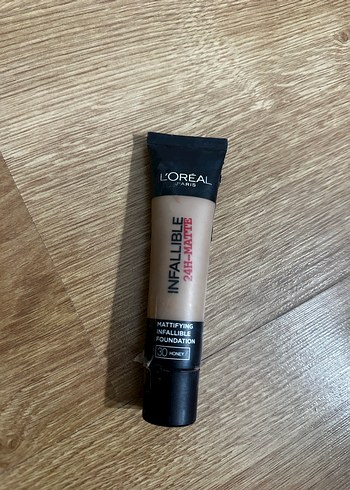 L'Oreal Infallible Mat Fondöten 30 Honey - Görsel 2