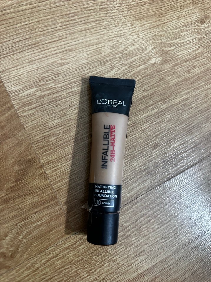 L'Oreal Infallible Mat Fondöten 30 Honey - Görsel 2