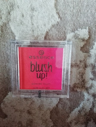 essence blush up allık 