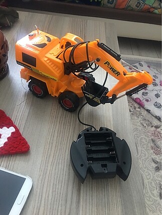 Çocuk uzaktan kumandalı araba.