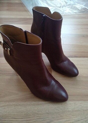 Nine west bayan bot