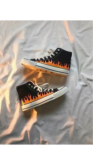 Ateşli converse