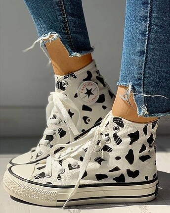 İnek Desenli Converse