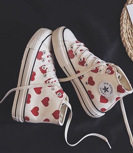 Kalp desen converse
