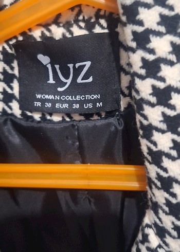 Düğmeli Siyah Beyaz Desenli ince Kadın Kaban - Görsel 2