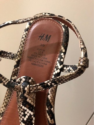 H&M yılan derisi sandalet