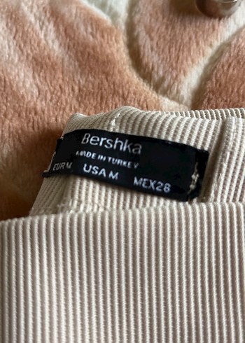 Bershka Bej Kadın Pilili Kumaş Pantolon