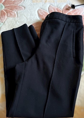 Siyah Pilili Kadın Kumaş Pantolon