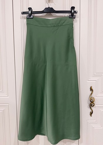 Yeşil Uzun saten Kadın Etek - Görsel 2