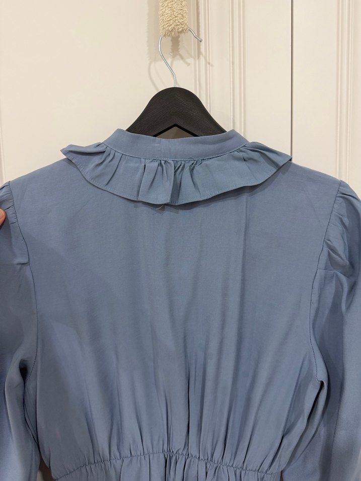 Uzun Kollu Fırfırlı Mavi Keten Elbise - Görsel 2