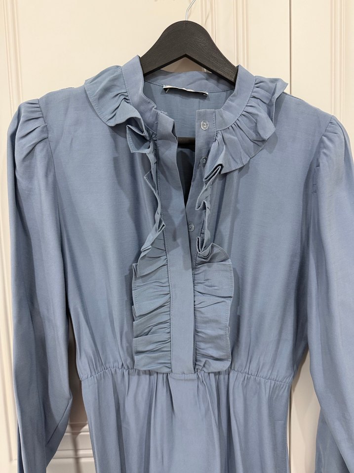 Uzun Kollu Fırfırlı Mavi Keten Elbise - Görsel 4