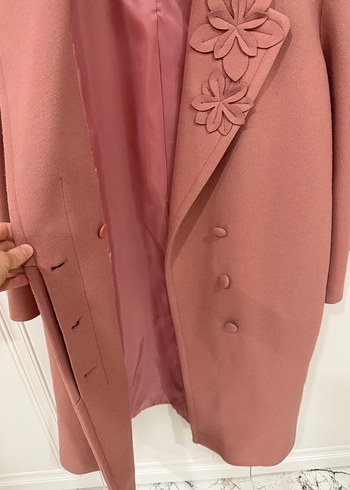 Çiçek İşlemeli Düğmeli Uzun Kadın Kaban - Görsel 7