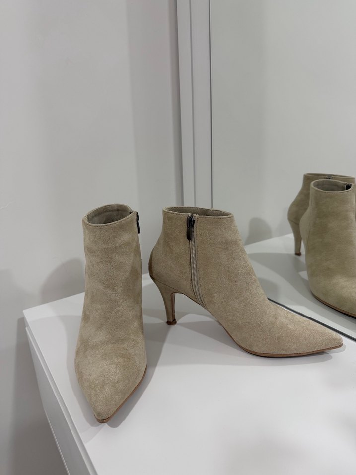 Süet kadın bot - Görsel 2