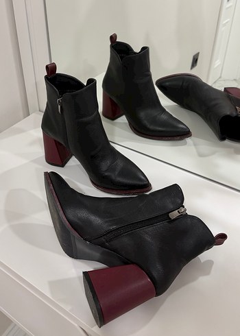 Topuklu bot - Ana görsel