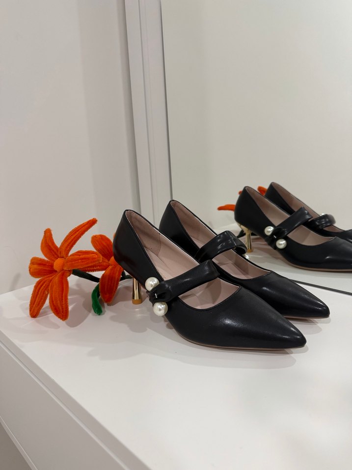 Siyah inci detaylı stiletto, ithal tasarım üründür - Görsel 4