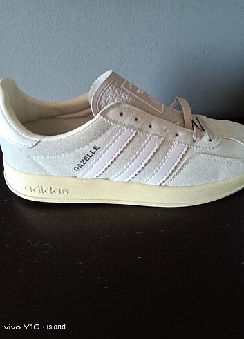 Adidas spor ayakkabı