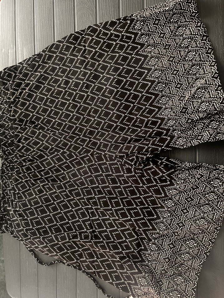 Desenli Kısa Şort - Görsel 2