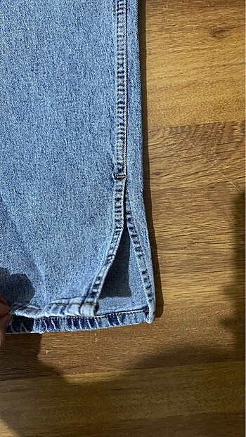 Trendyol & Milla Mavi paçası yırtmaçlı flare pantolon