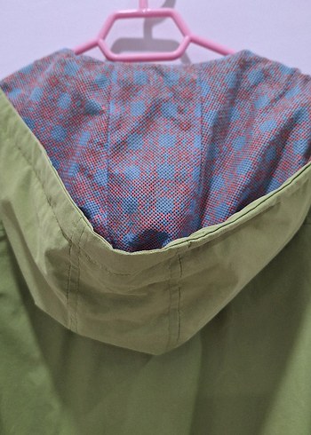 Yeşil Kapüşonlu Fermuarlı Yağmurluk - Görsel 8
