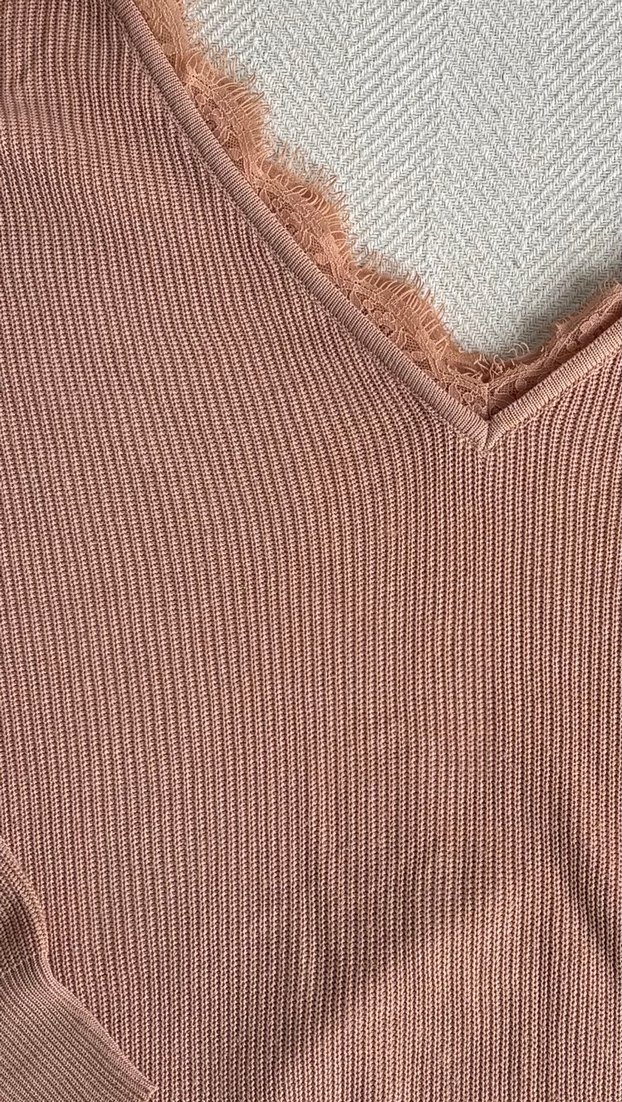 Pudra V Yakalı Dantel Detaylı Kadın Kazak - Görsel 3