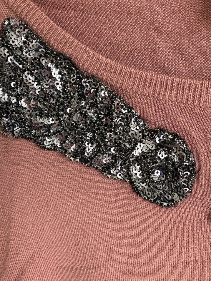 Boncuk Detayli Triko Hırka - Görsel 3