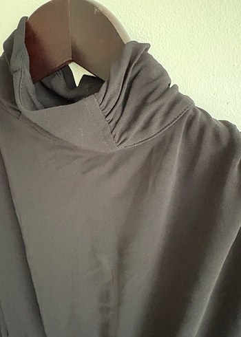 Park Bravo Siyah Drapeli Yüksek Yakalı Kolsuz Bluz - Görsel 3